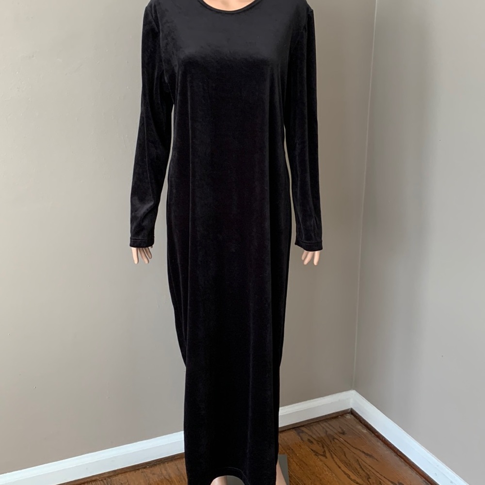 Beautiful Vintage Black Velvet Dress